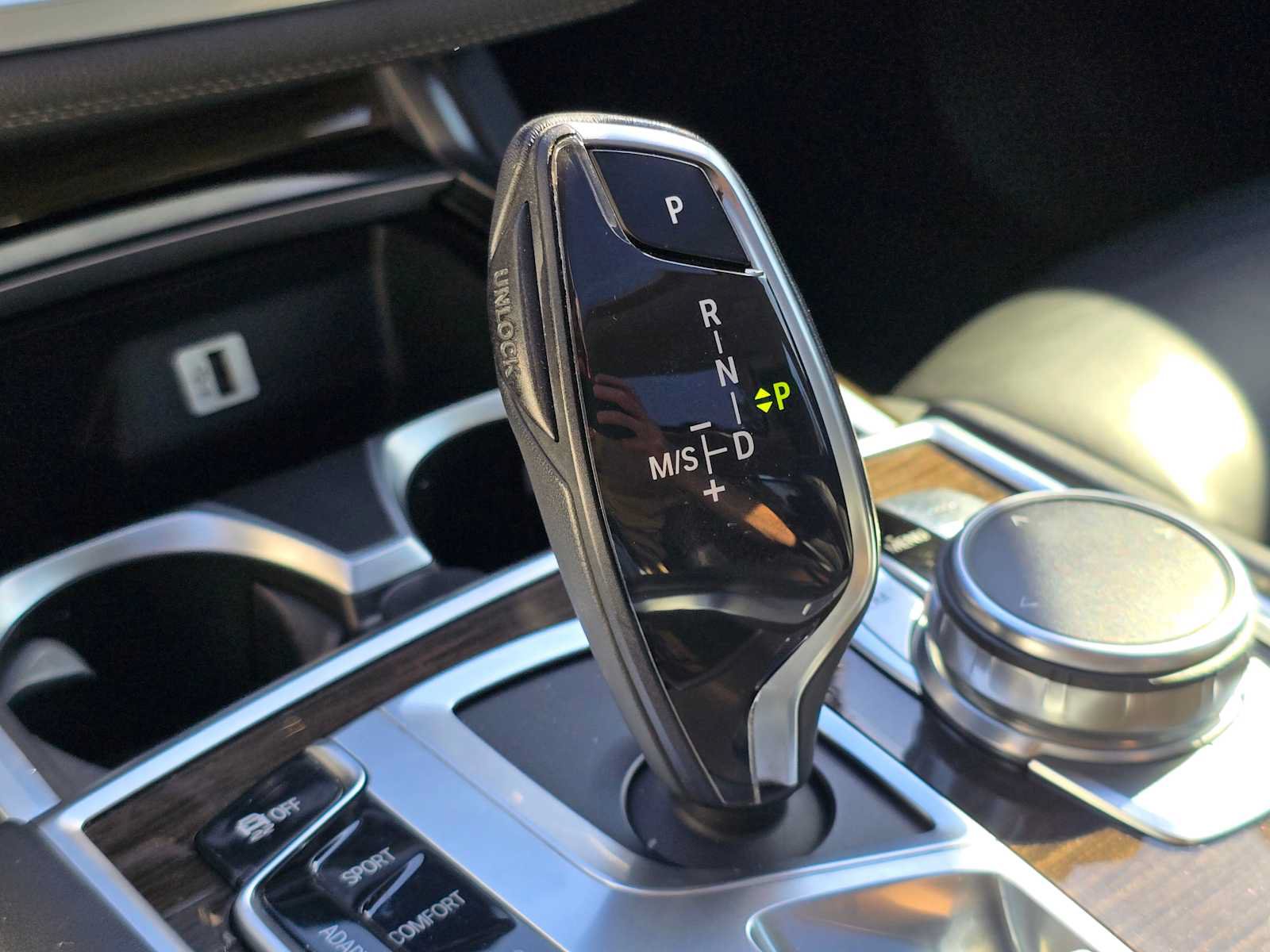 Used 2018 BMW 750i RWD image 35