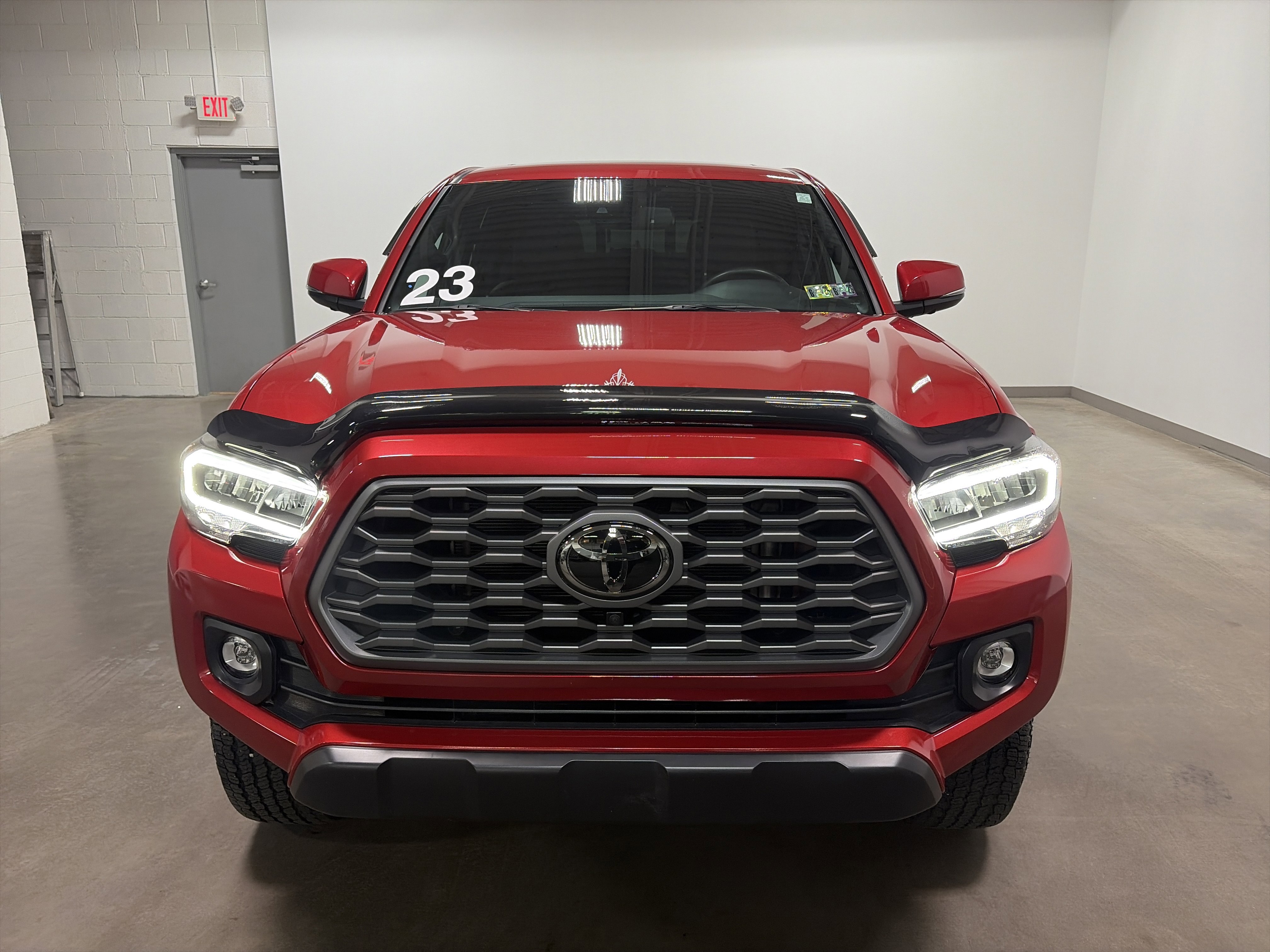 Used 2023 Toyota Tacoma TRD Off-Road w/ TRD Premium Off Road Package AWD/4WD image 8