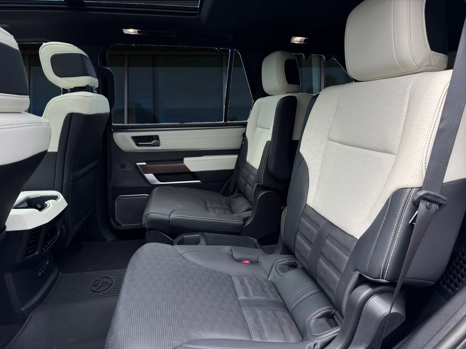 Used 2023 Toyota Sequoia Capstone AWD/4WD image 16