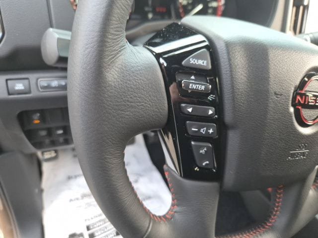 Used 2025 Nissan Frontier PRO-4X AWD/4WD image 18