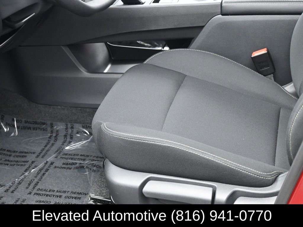 Used 2025 Nissan Rogue S image 13