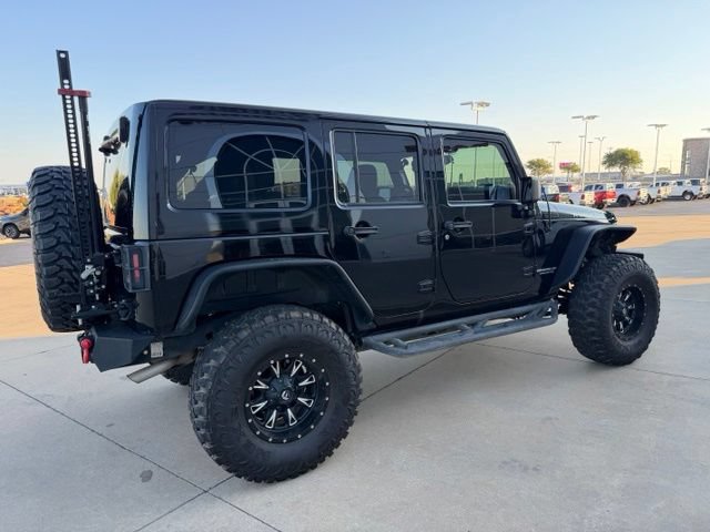 Used 2015 Jeep Wrangler Unlimited Rubicon w/ Connectivity Group AWD/4WD image 5