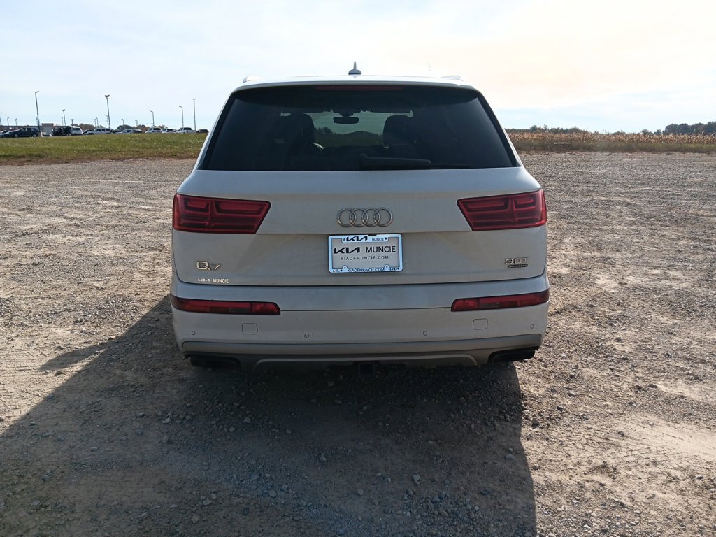 Used 2017 Audi Q7 3.0T Premium Plus w/ Premium Plus Package AWD/4WD image 12