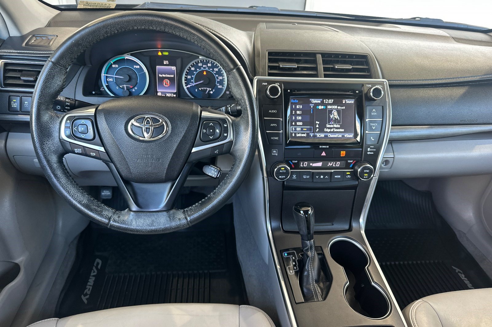 Used 2017 Toyota Camry XLE w/ Moonroof Package FWD image 18