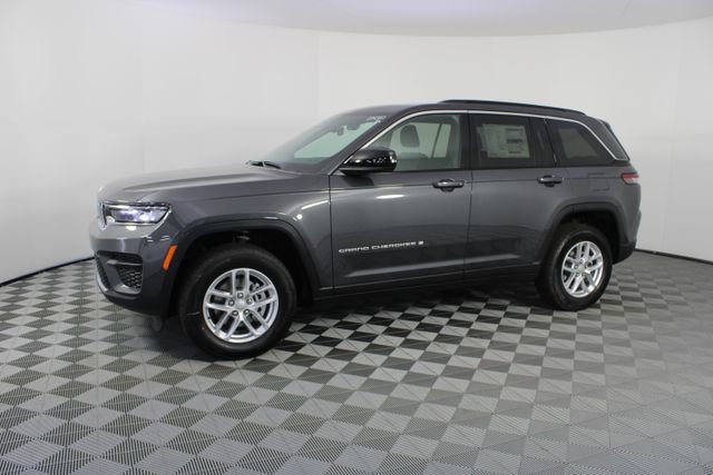 New 2026 Jeep Grand Cherokee Laredo X image 2