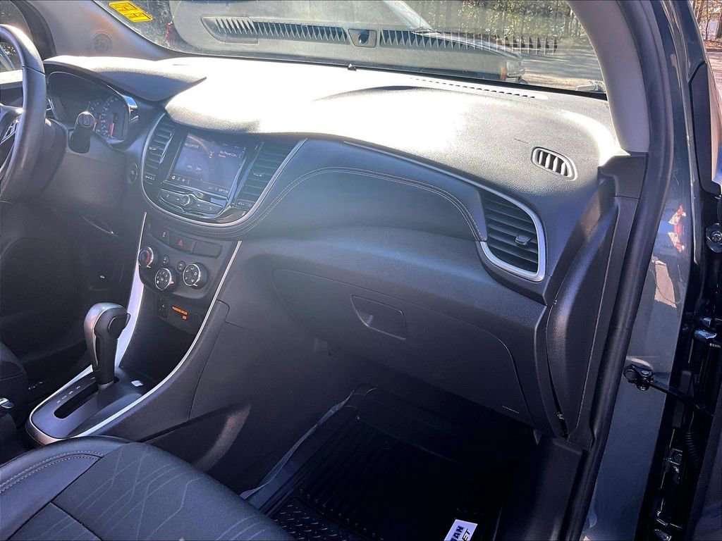 Certified 2022 Chevrolet Trax LT w/ LT Convenience Package image 25