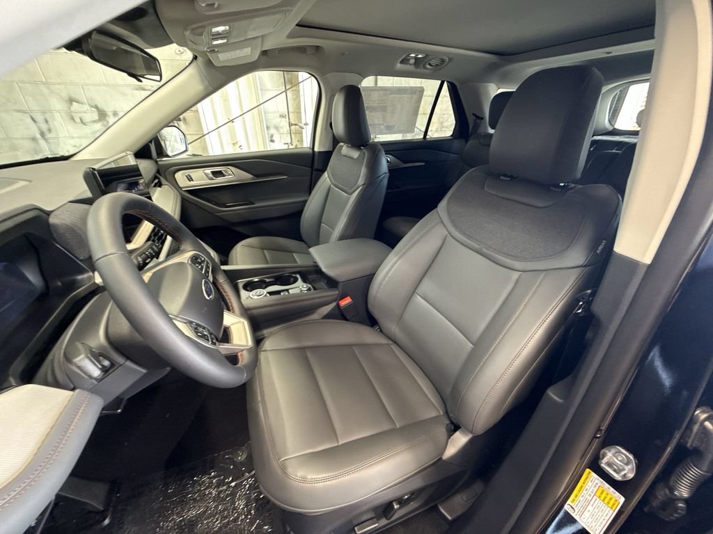 New 2026 Ford Explorer Active w/ Active Comfort Package AWD/4WD image 13