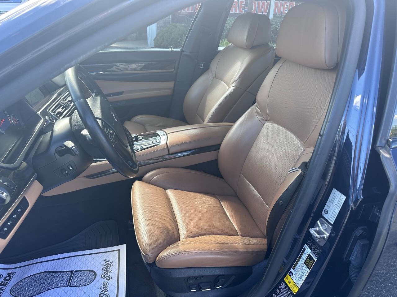 Used 2012 BMW ALPINA B7 xDrive LWB image 13