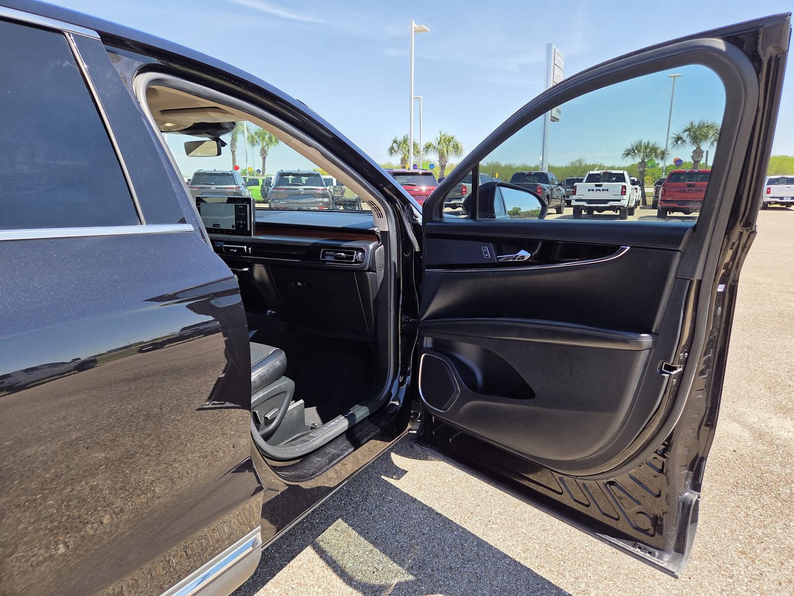 Used 2022 Lincoln Nautilus Reserve AWD/4WD image 20