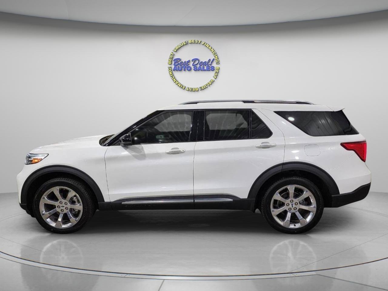 Used 2020 Ford Explorer Platinum w/ Premium Technology Package AWD/4WD image 2