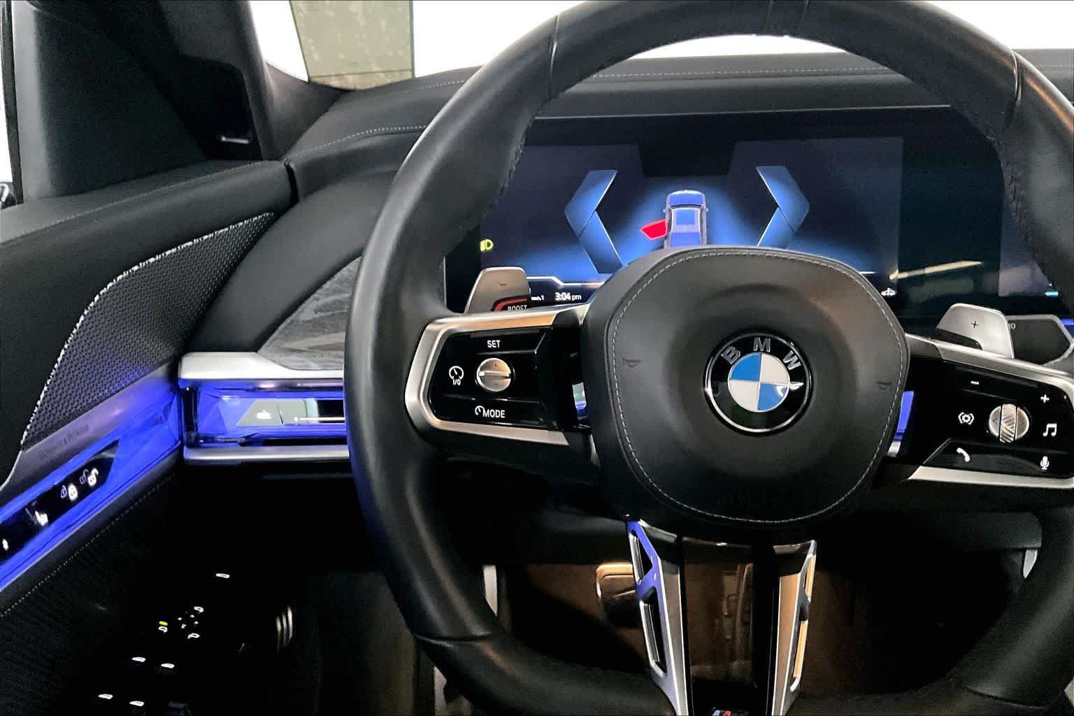 Used 2023 BMW 760i xDrive AWD/4WD image 24