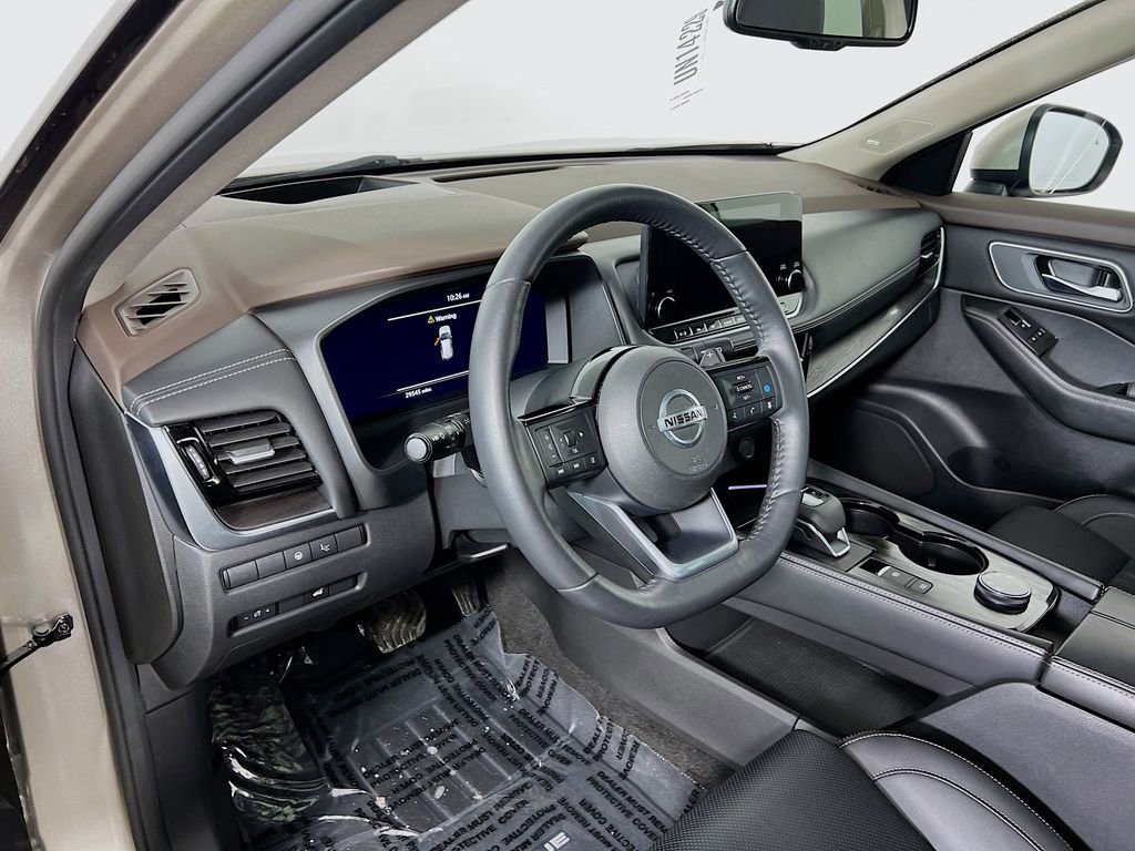 Used 2021 Nissan Rogue Platinum image 9