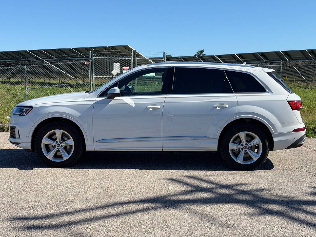 Used 2023 Audi Q7 2.0T Premium Plus w/ Premium Plus Package AWD/4WD image 2