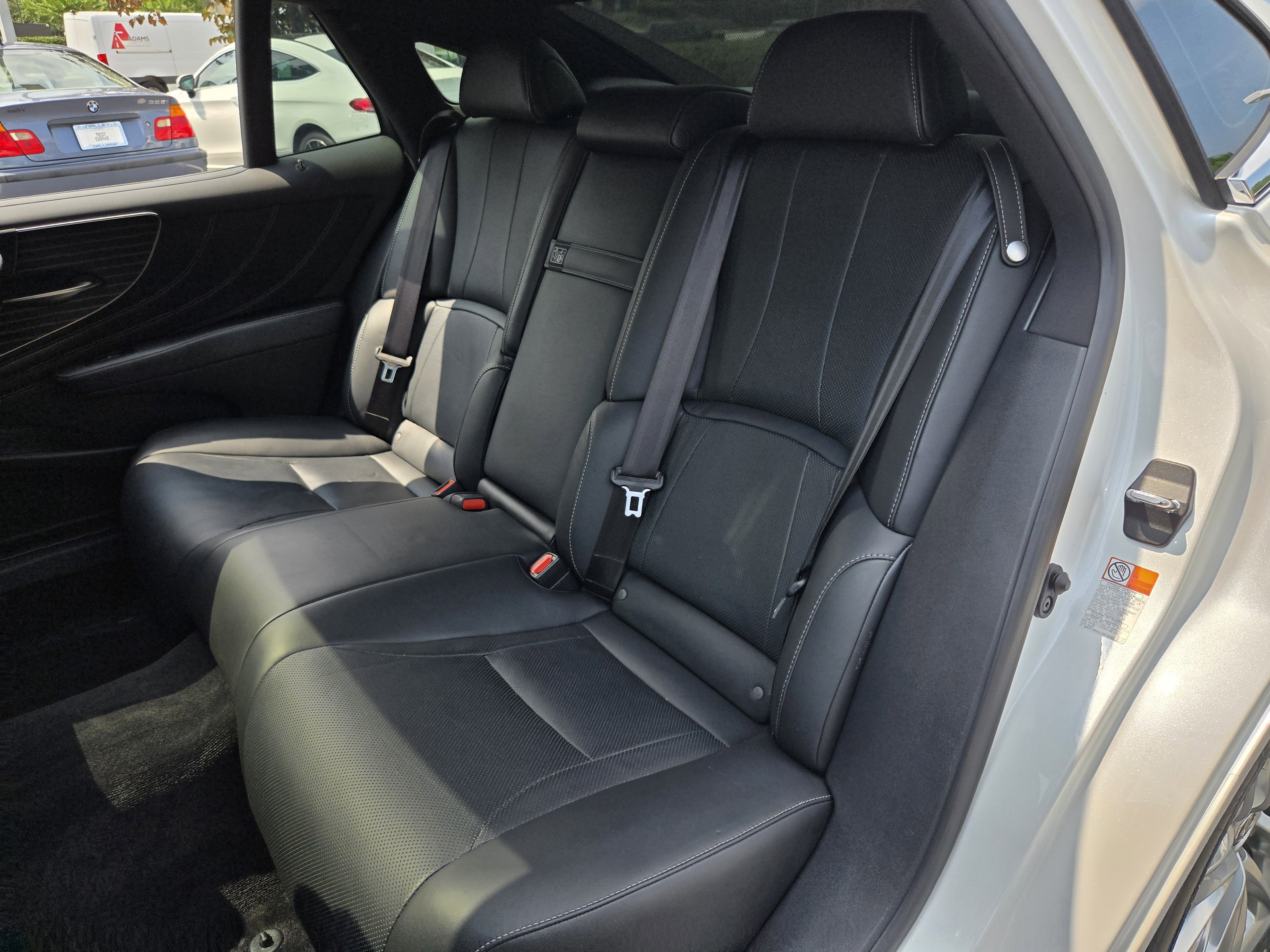 Used 2019 Lexus LS 500 w/ Accessory Package (Z1) RWD image 26