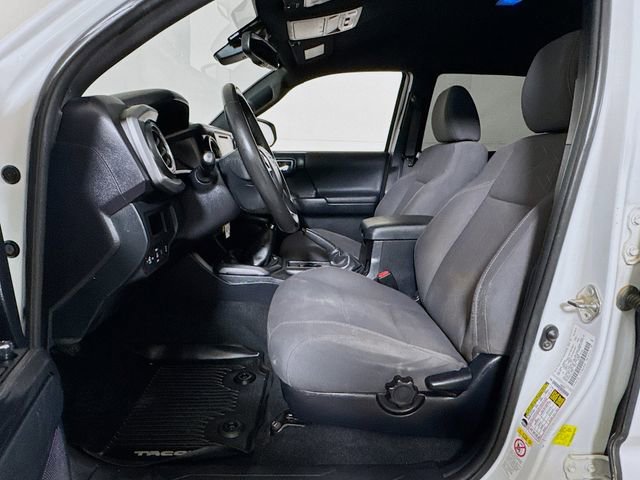 Used 2018 Toyota Tacoma TRD Sport AWD/4WD image 18