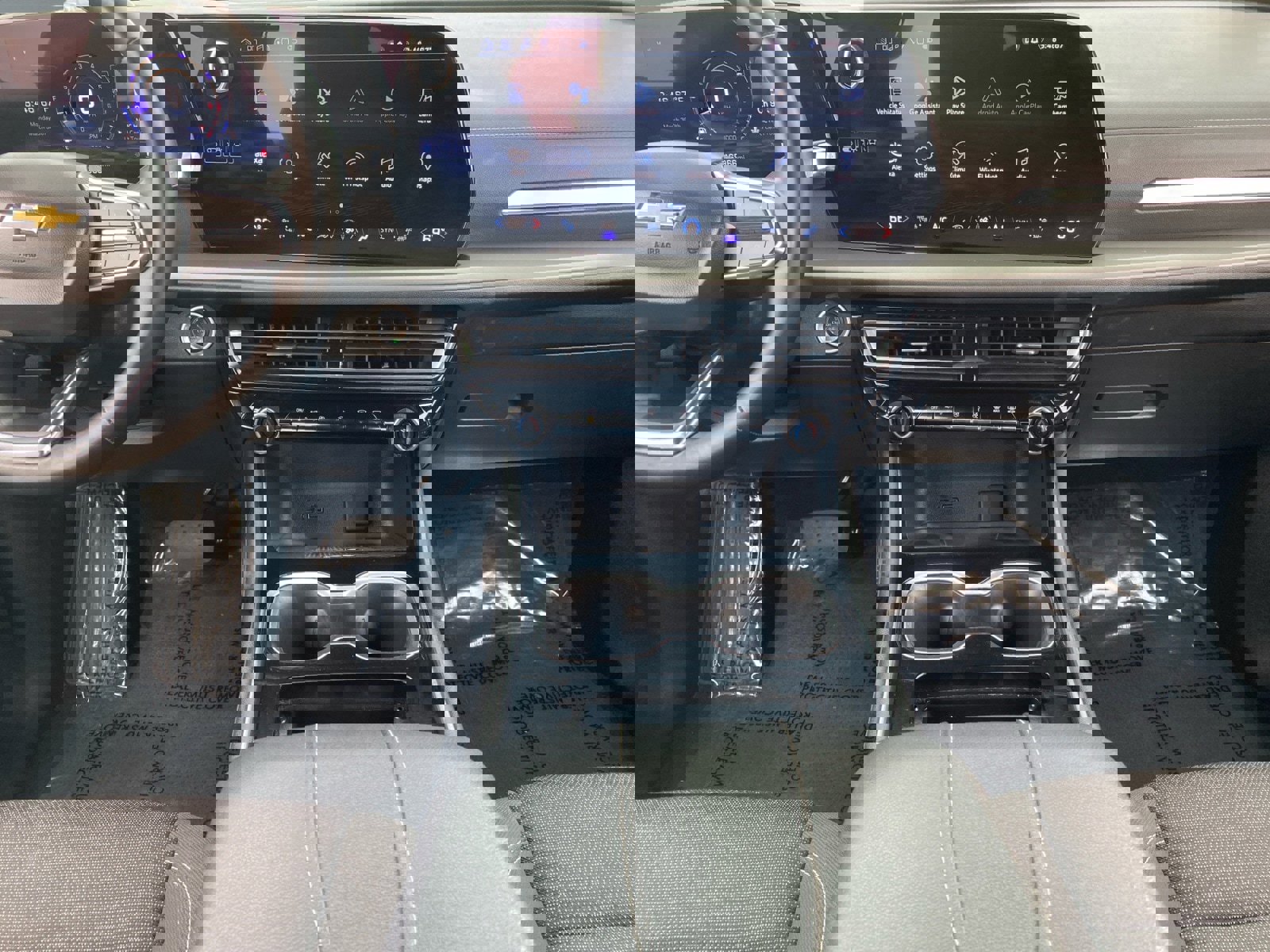 Used 2024 Chevrolet Traverse LT image 11