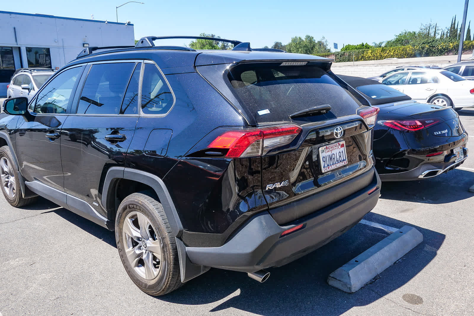Used 2025 Toyota RAV4 LE image 19