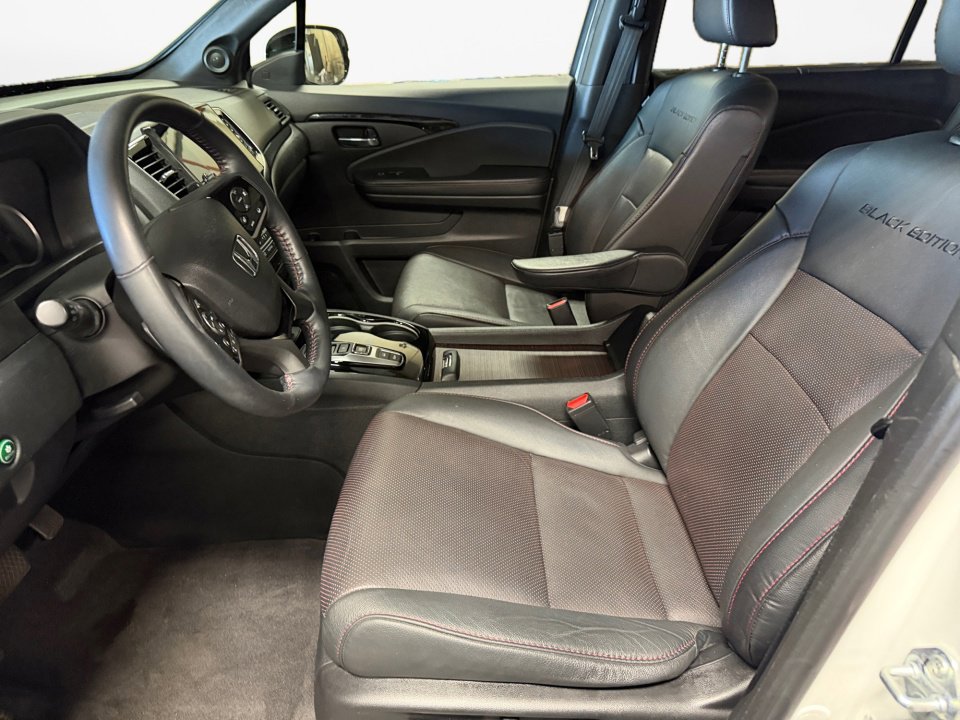 Used 2021 Honda Pilot Black Edition image 11