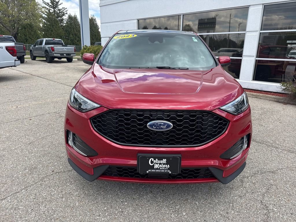 Used 2023 Ford Edge ST-Line w/ Class II Trailer Tow Package AWD/4WD image 5