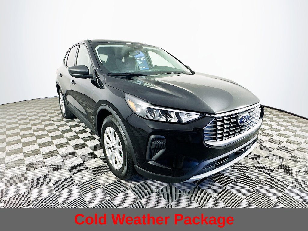 Used 2025 Ford Escape Active w/ Cold Weather Package FWD image 4