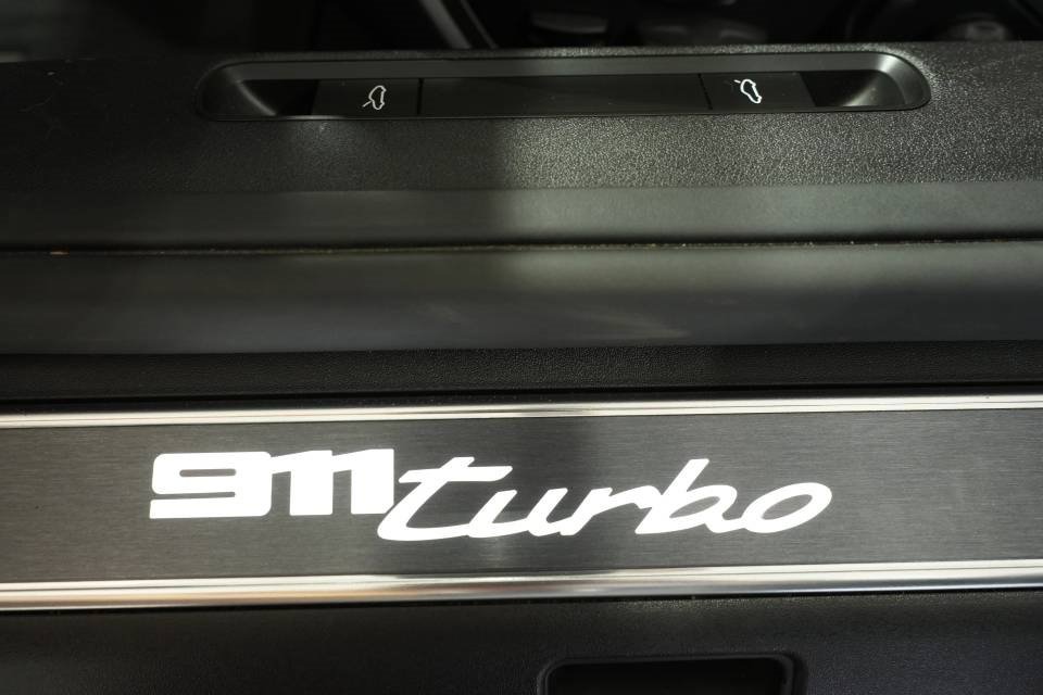 Used 2023 Porsche 911 Turbo image 33