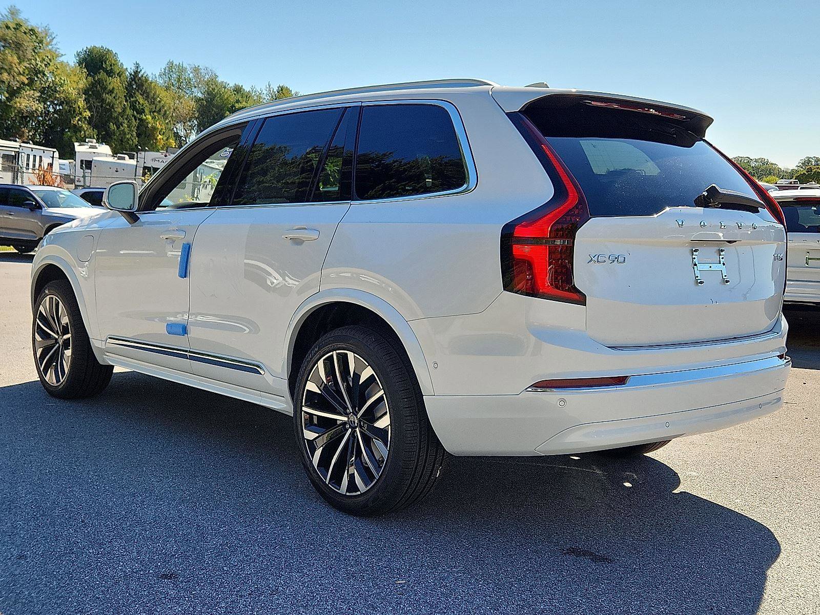 New 2026 Volvo XC90 T8 Plus w/ Protection Package image 3