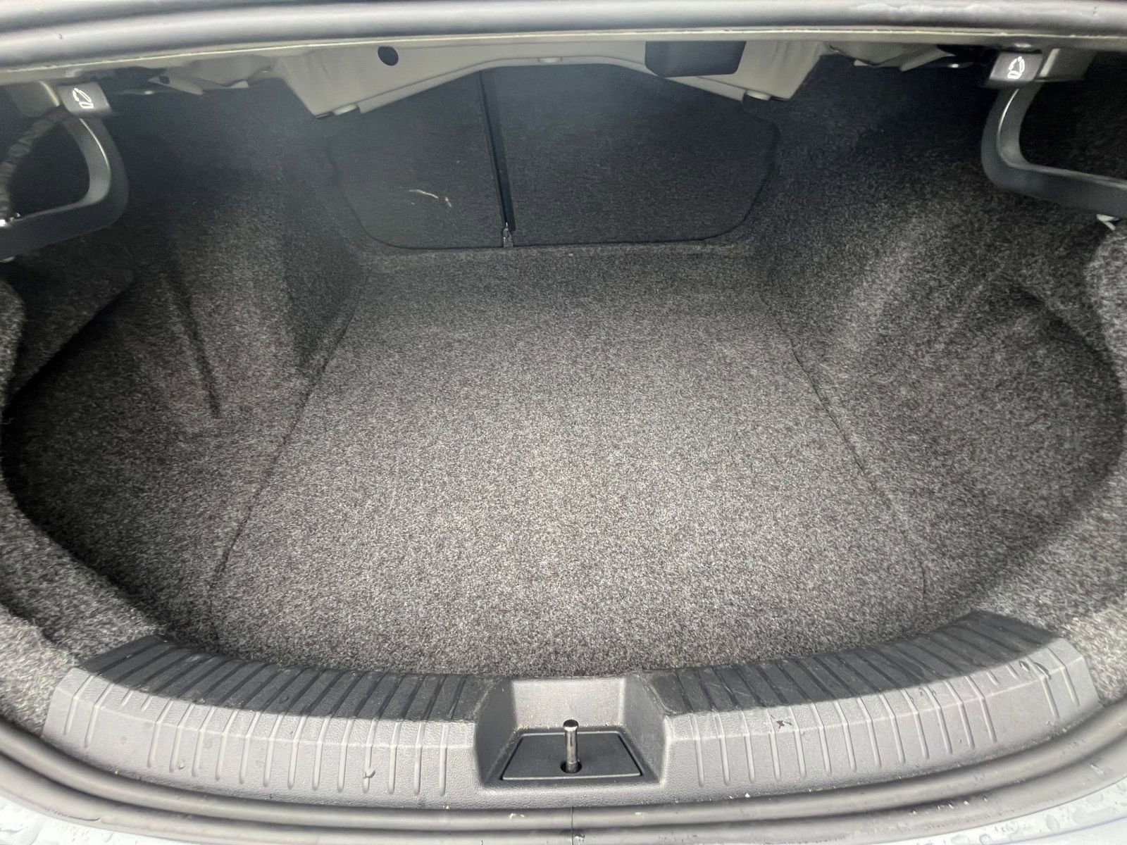 Used 2025 Volkswagen Jetta SE image 34