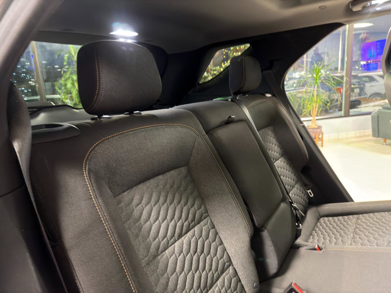 Used 2020 Chevrolet Equinox LT FWD image 28