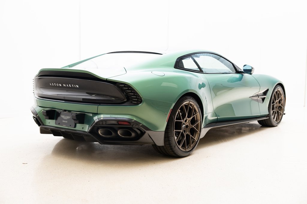 Used 2025 Aston Martin Vanquish image 7