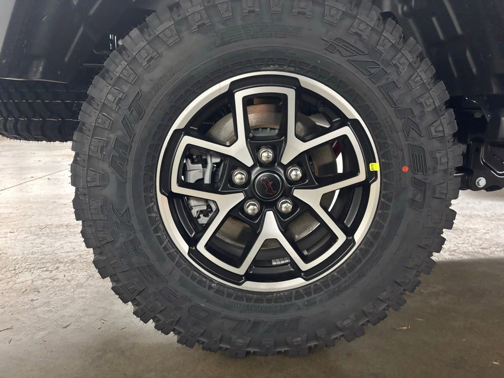 New 2026 Jeep Gladiator Rubicon w/ Technology Group image 8