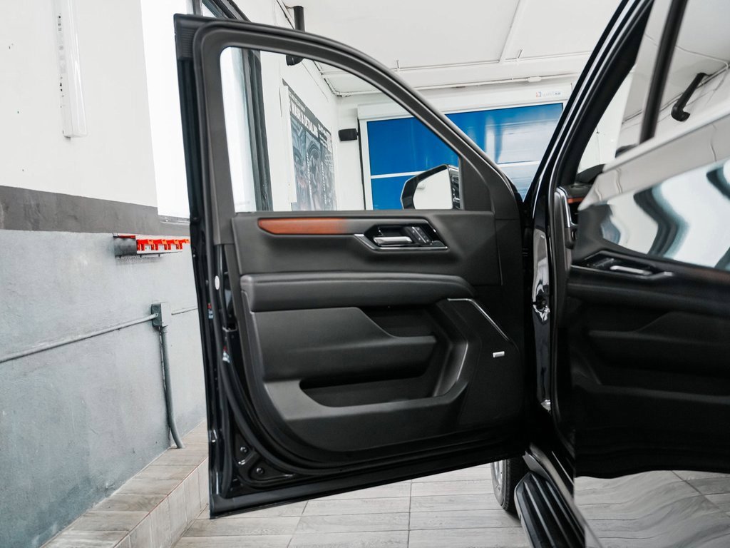 Used 2025 GMC Yukon XL Denali image 10