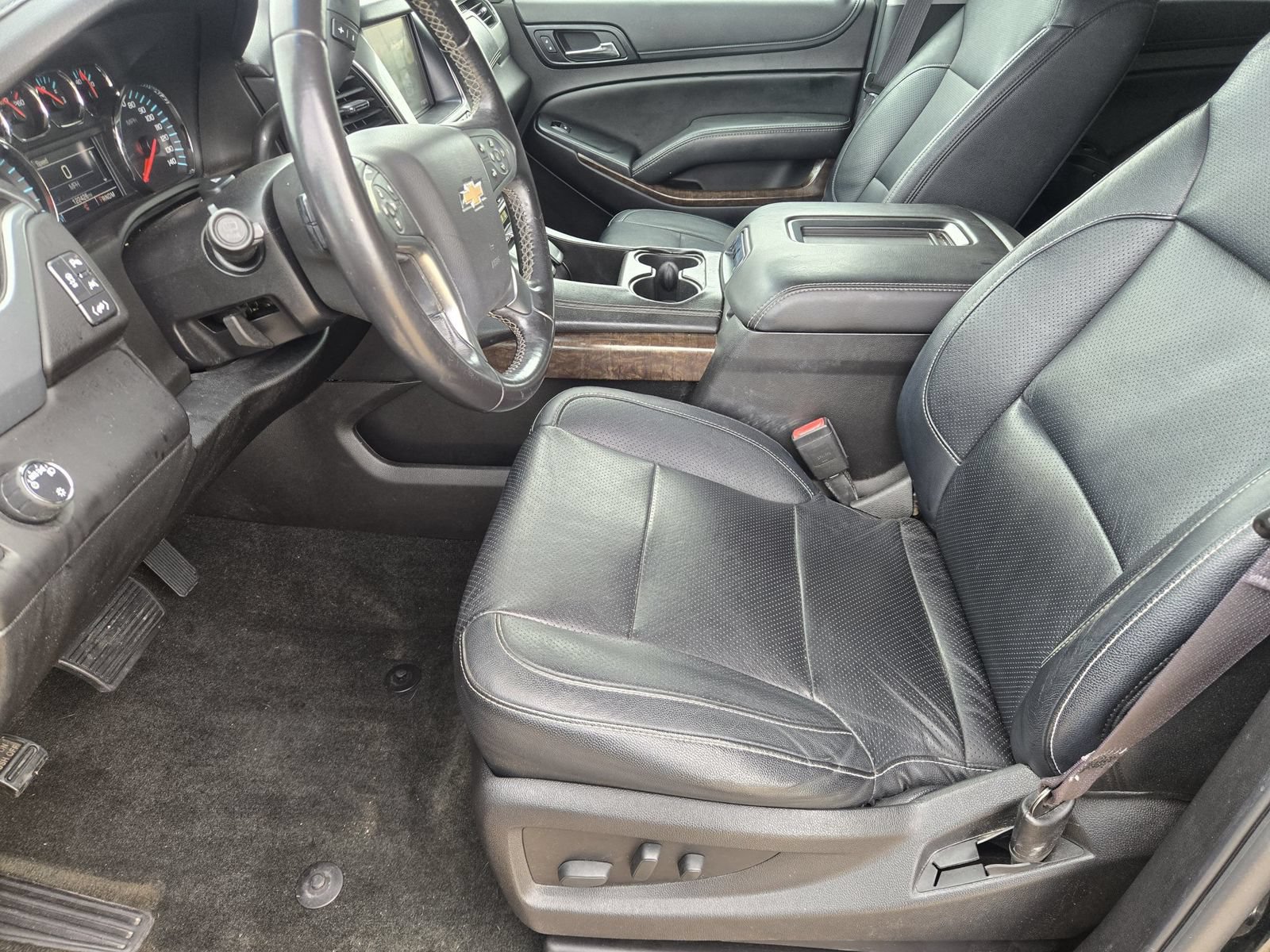 Used 2016 Chevrolet Suburban LS w/ Enhanced Driver Alert Package RWD image 13