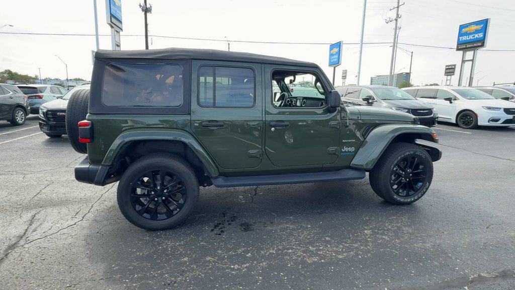 Used 2023 Jeep Wrangler Unlimited Sahara w/ Cold Weather Group AWD/4WD image 9