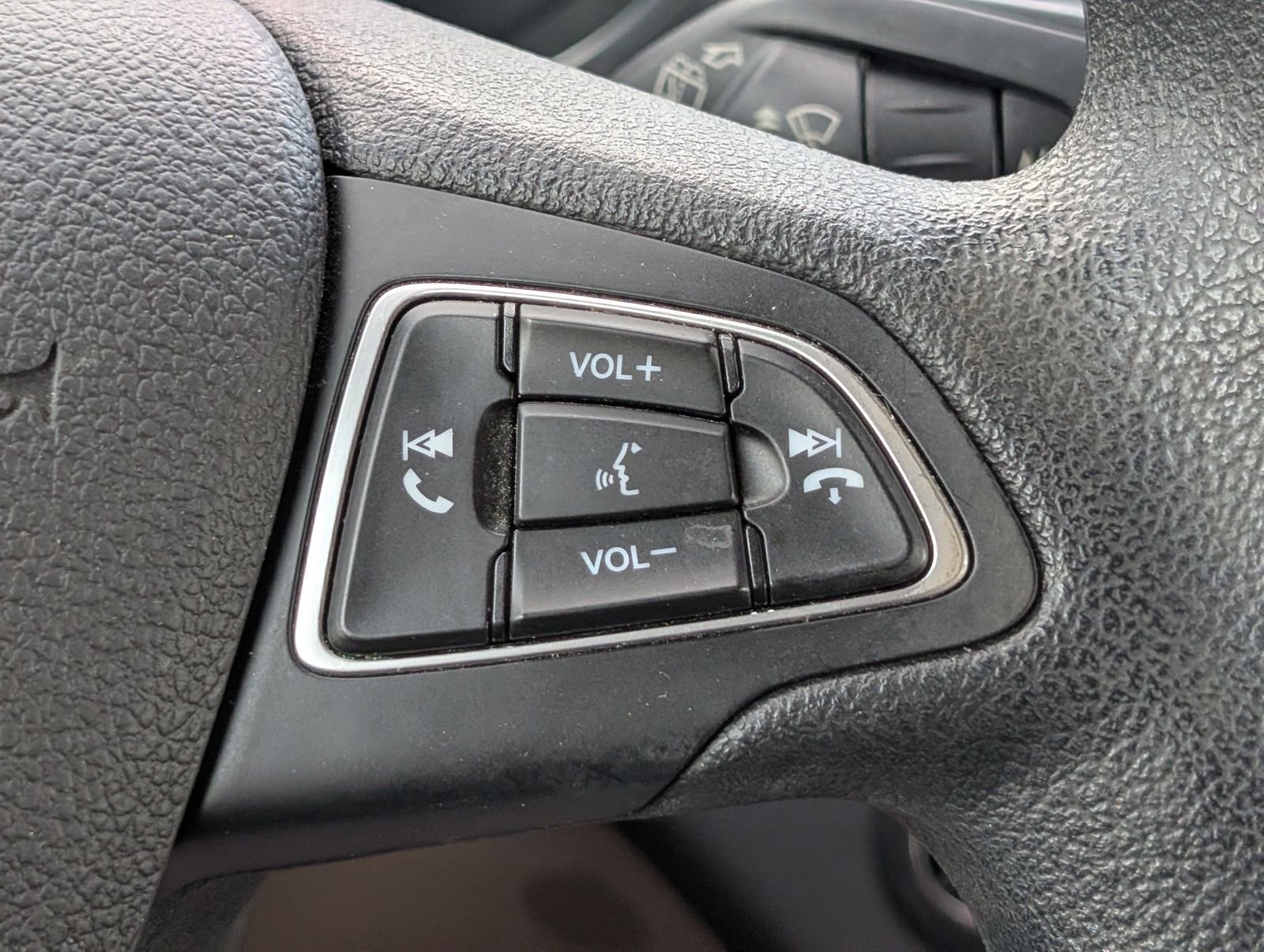 Used 2019 Ford Escape SE FWD image 23