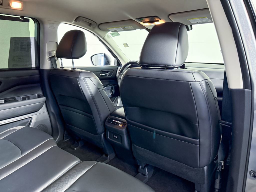Certified 2023 Nissan Pathfinder SL image 44