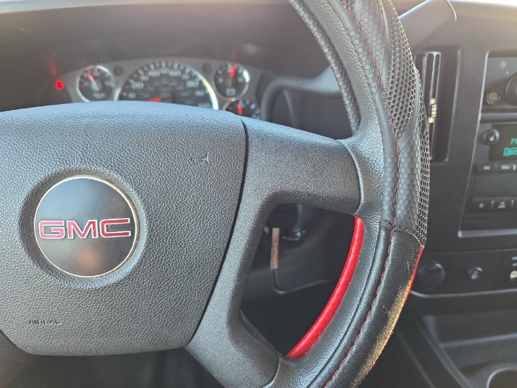 Used 2022 GMC Savana 3500 Extended RWD image 17