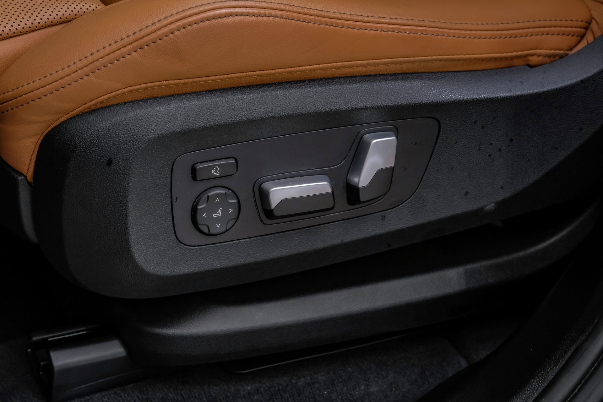 Used 2023 BMW X5 sDrive40i w/ M Sport Package image 36