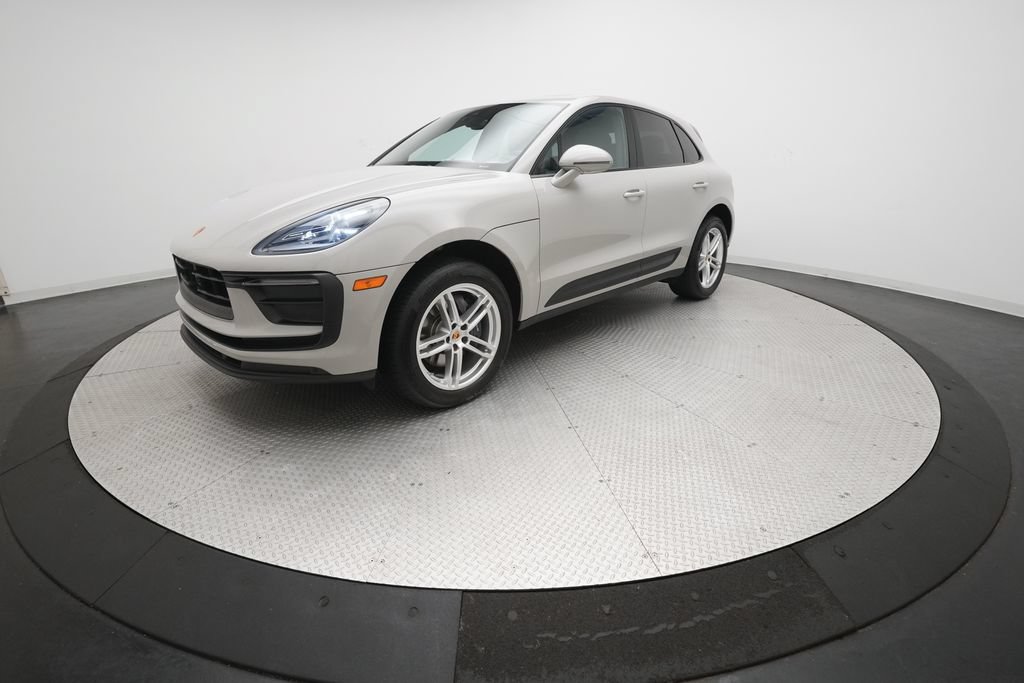 Certified 2023 Porsche Macan AWD/4WD image 30