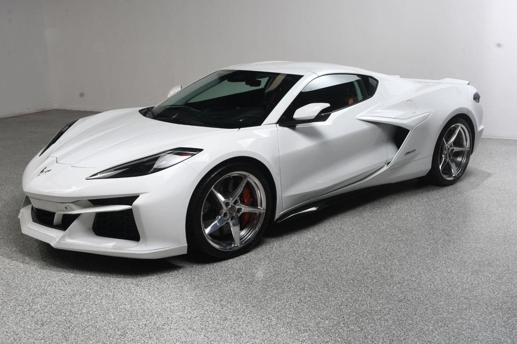 Used 2024 Chevrolet Corvette E-Ray w/ Chrome Exterior Badge Package AWD/4WD image 2