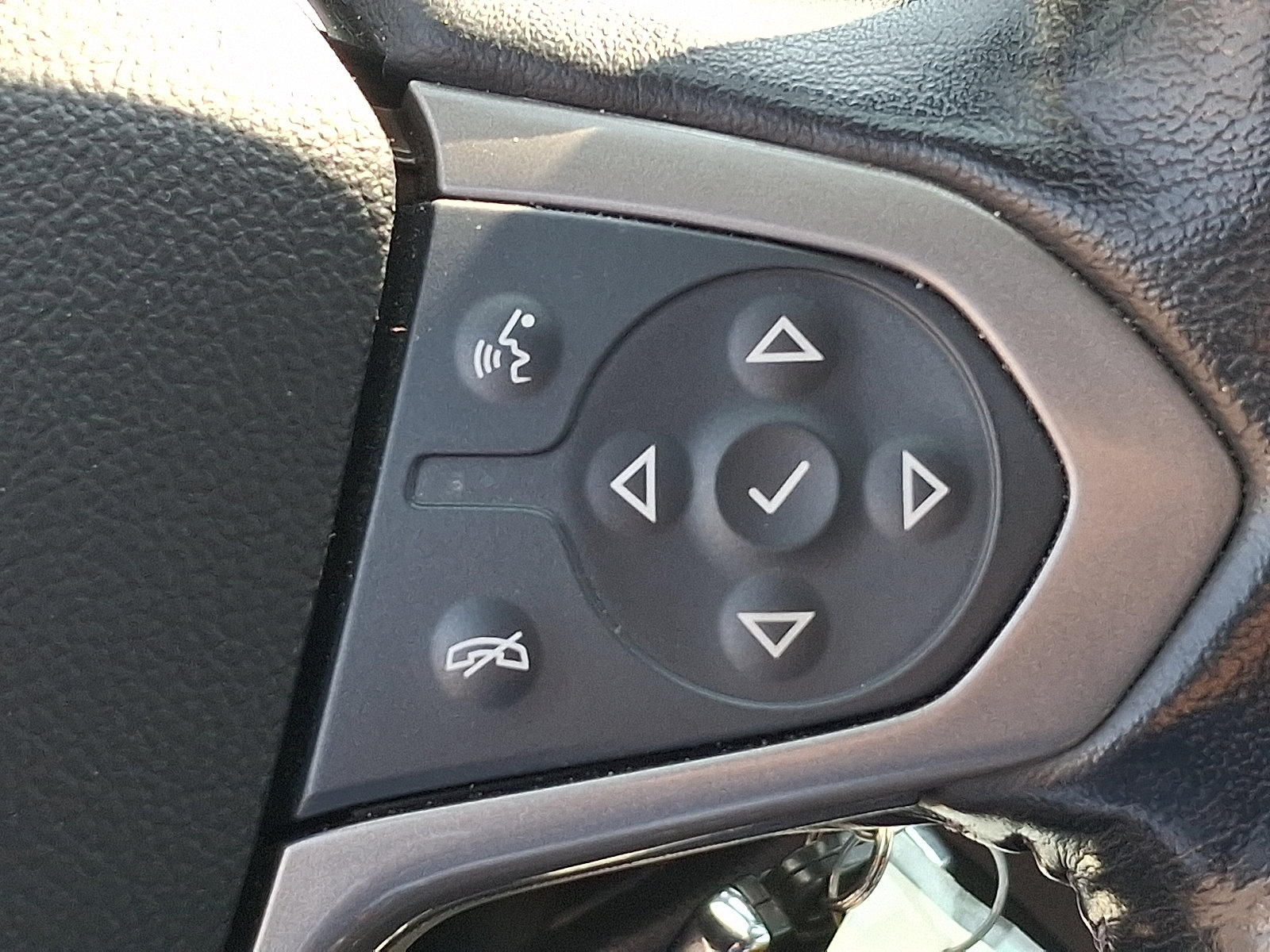 Used 2019 Chevrolet Colorado Z71 w/ Z71 Midnight Edition AWD/4WD image 23