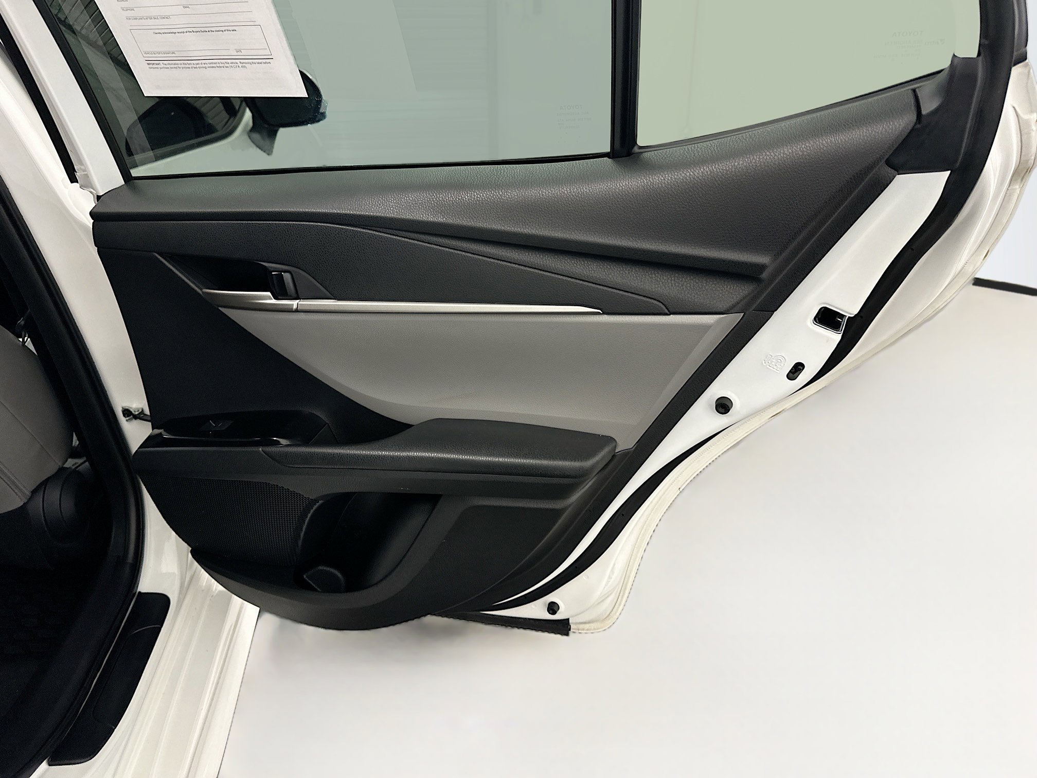 Used 2025 Toyota Camry SE FWD image 31