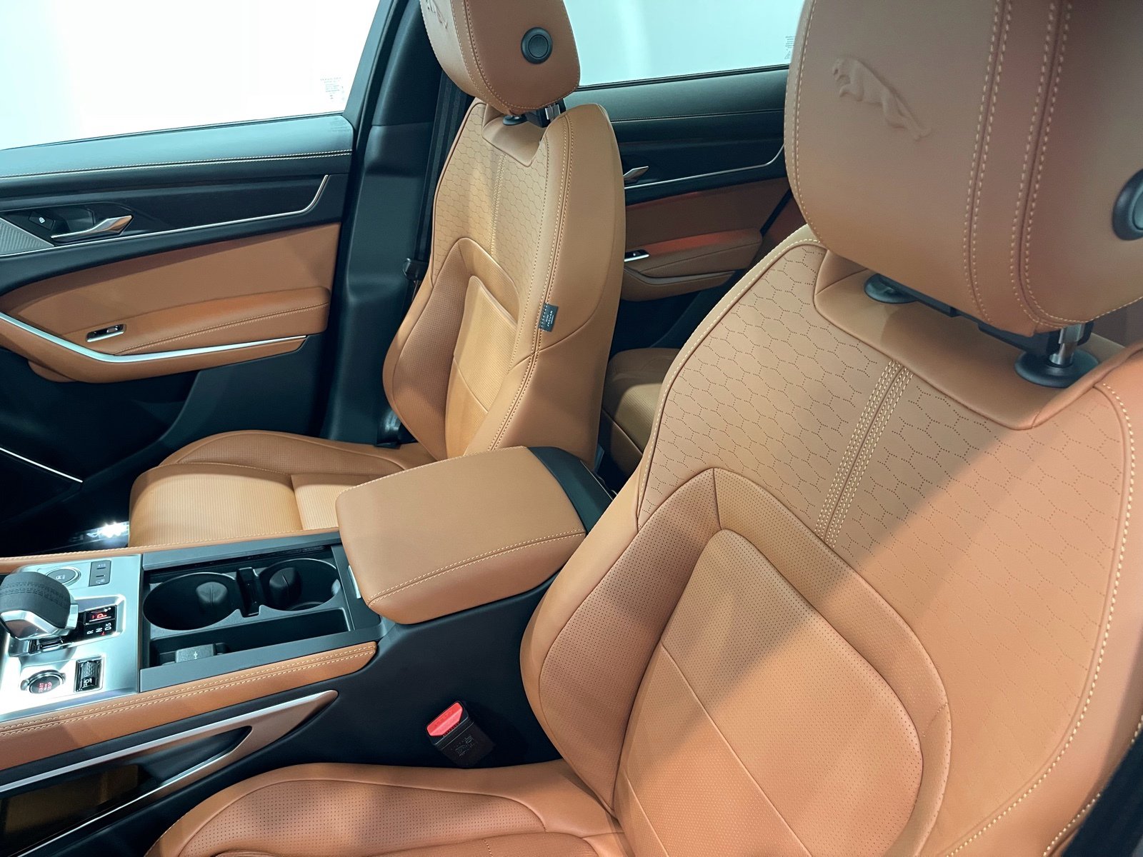 New 2026 Jaguar F-PACE R-Dynamic S image 8