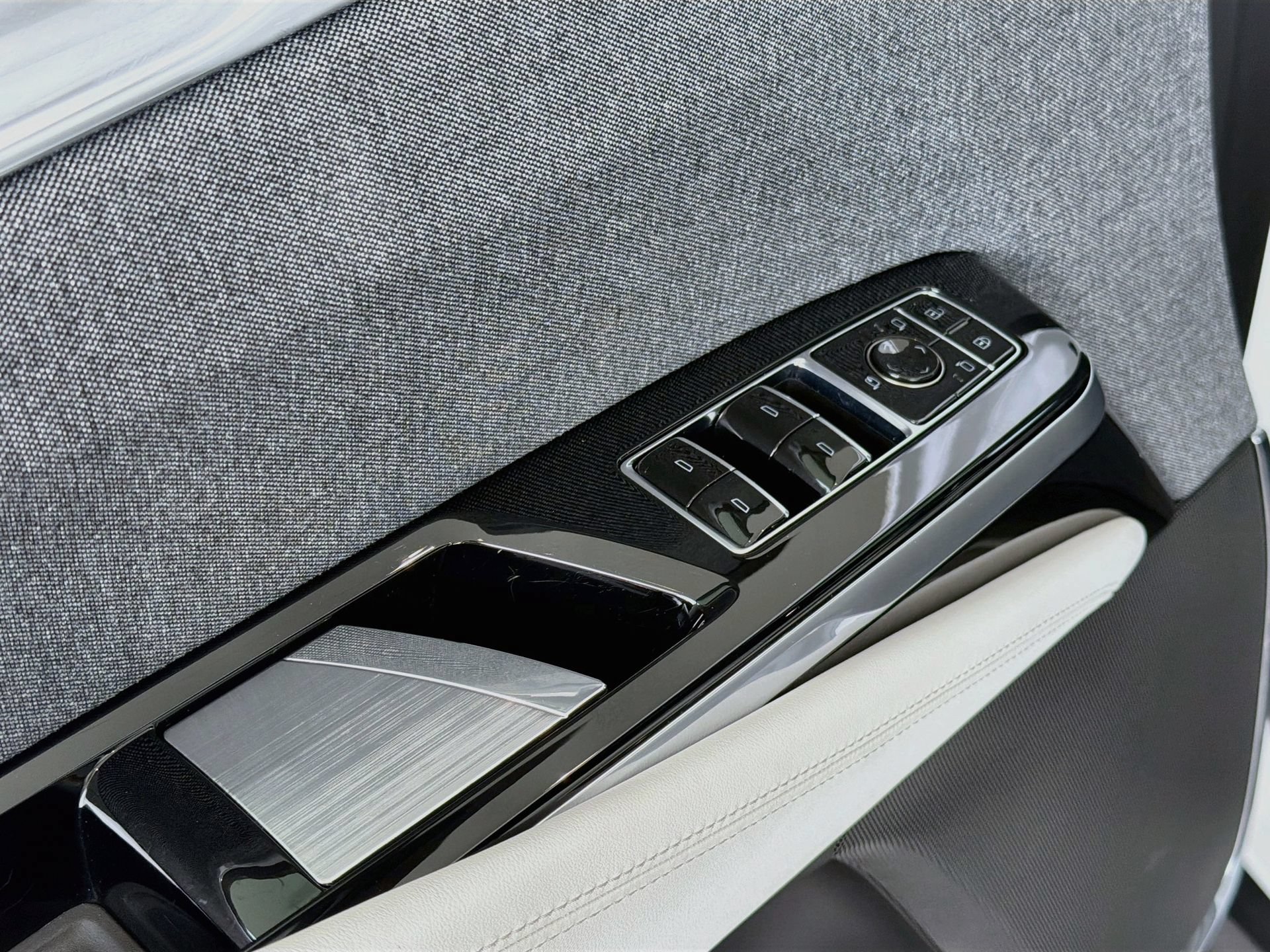 Certified 2025 Cadillac Escalade Sport Platinum AWD/4WD image 26