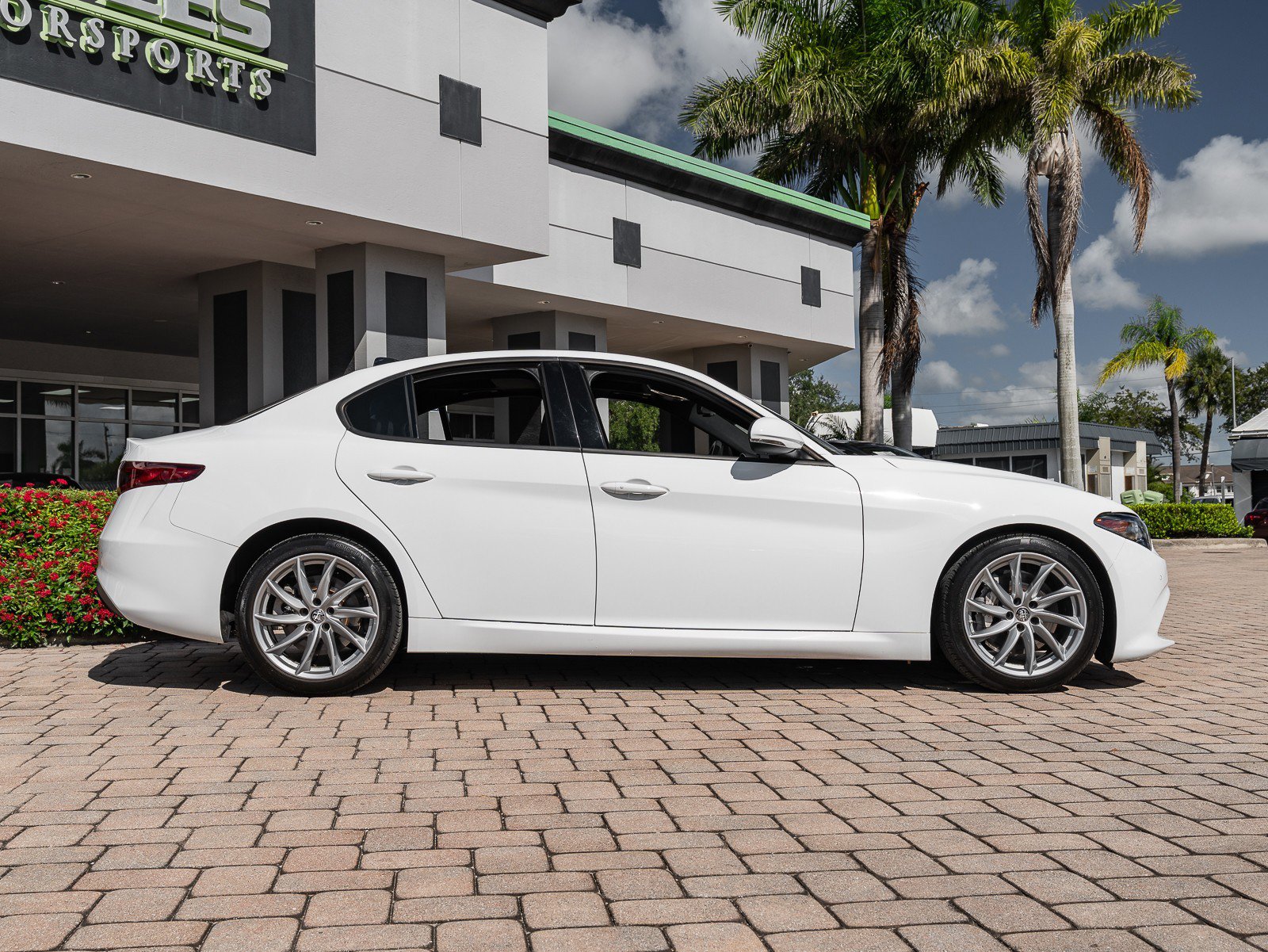 Used 2023 Alfa Romeo Giulia Sprint image 11