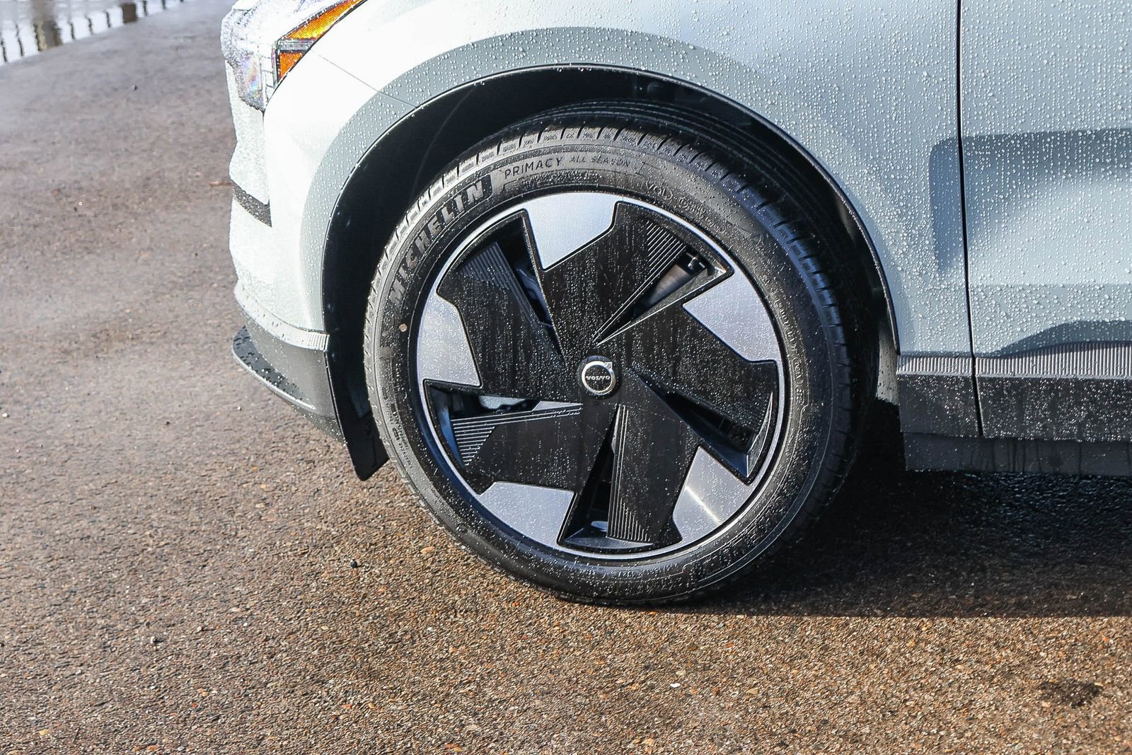 New 2026 Volvo EX30 Plus w/ Climate Package image 8