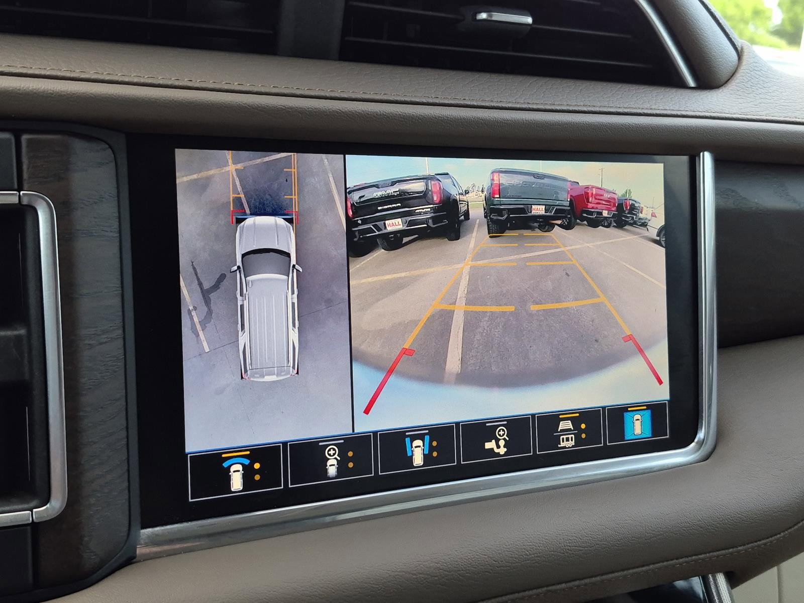 Certified 2021 GMC Yukon Denali w/ Denali Premium Package AWD/4WD image 33