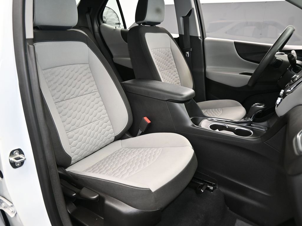 Used 2021 Chevrolet Equinox LS image 37