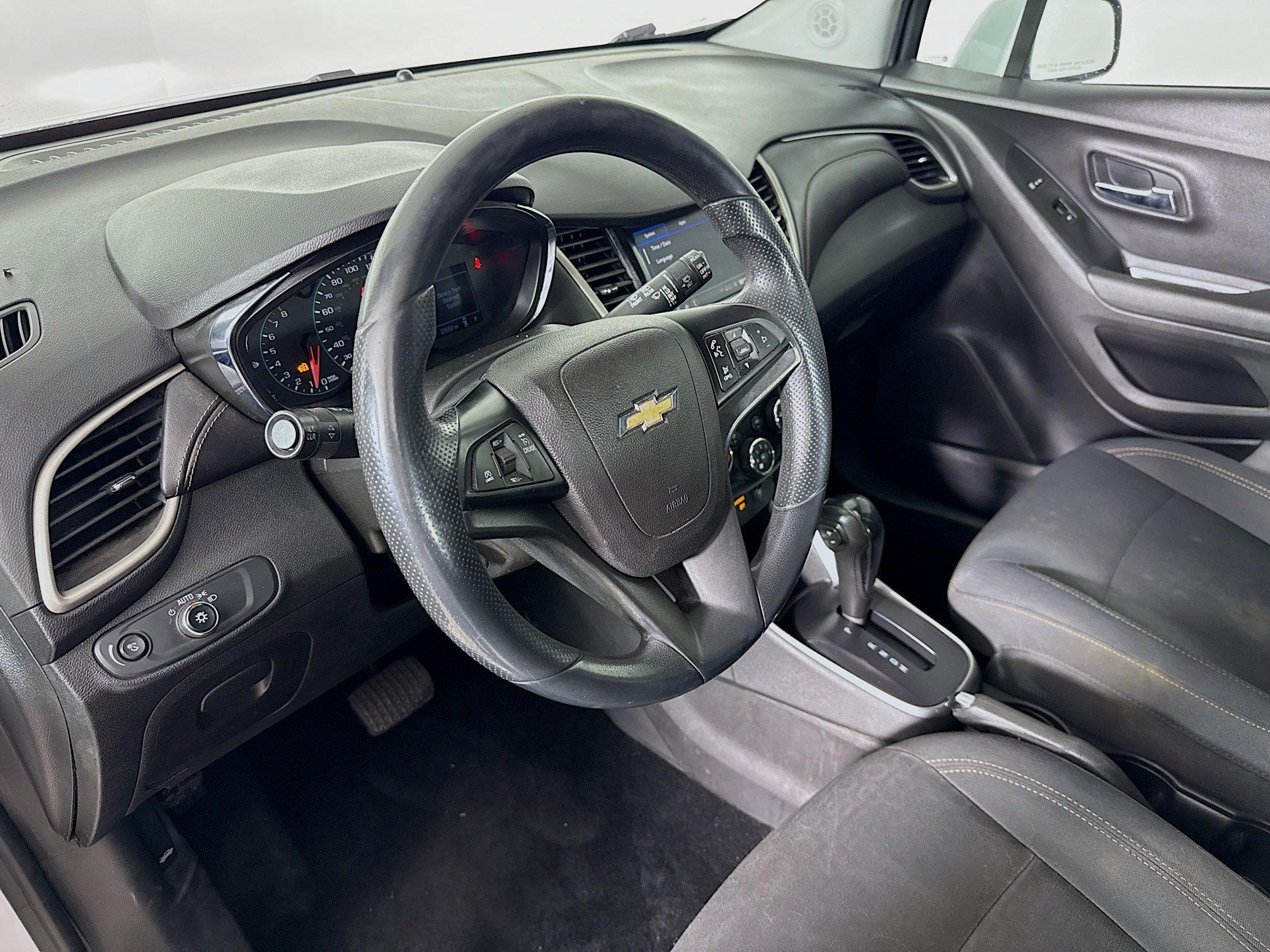 Used 2020 Chevrolet Trax LS w/ Tint and Cruise Package FWD image 8