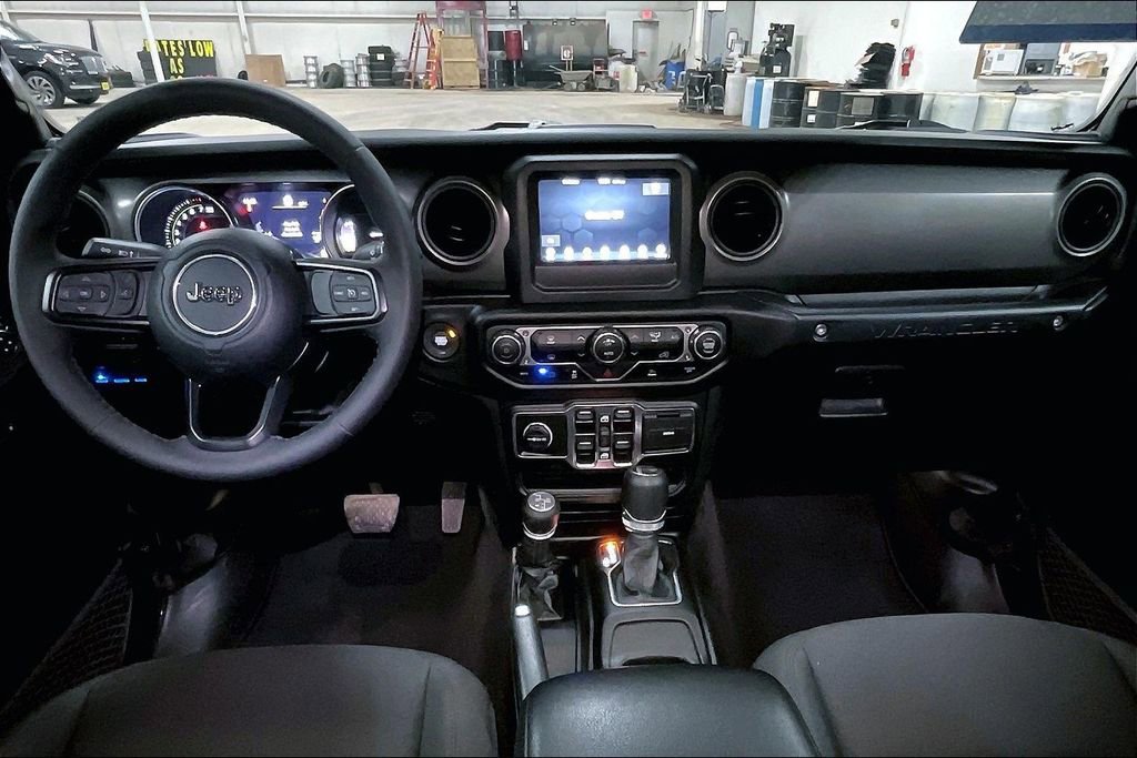Used 2023 Jeep Wrangler Unlimited AWD/4WD image 14