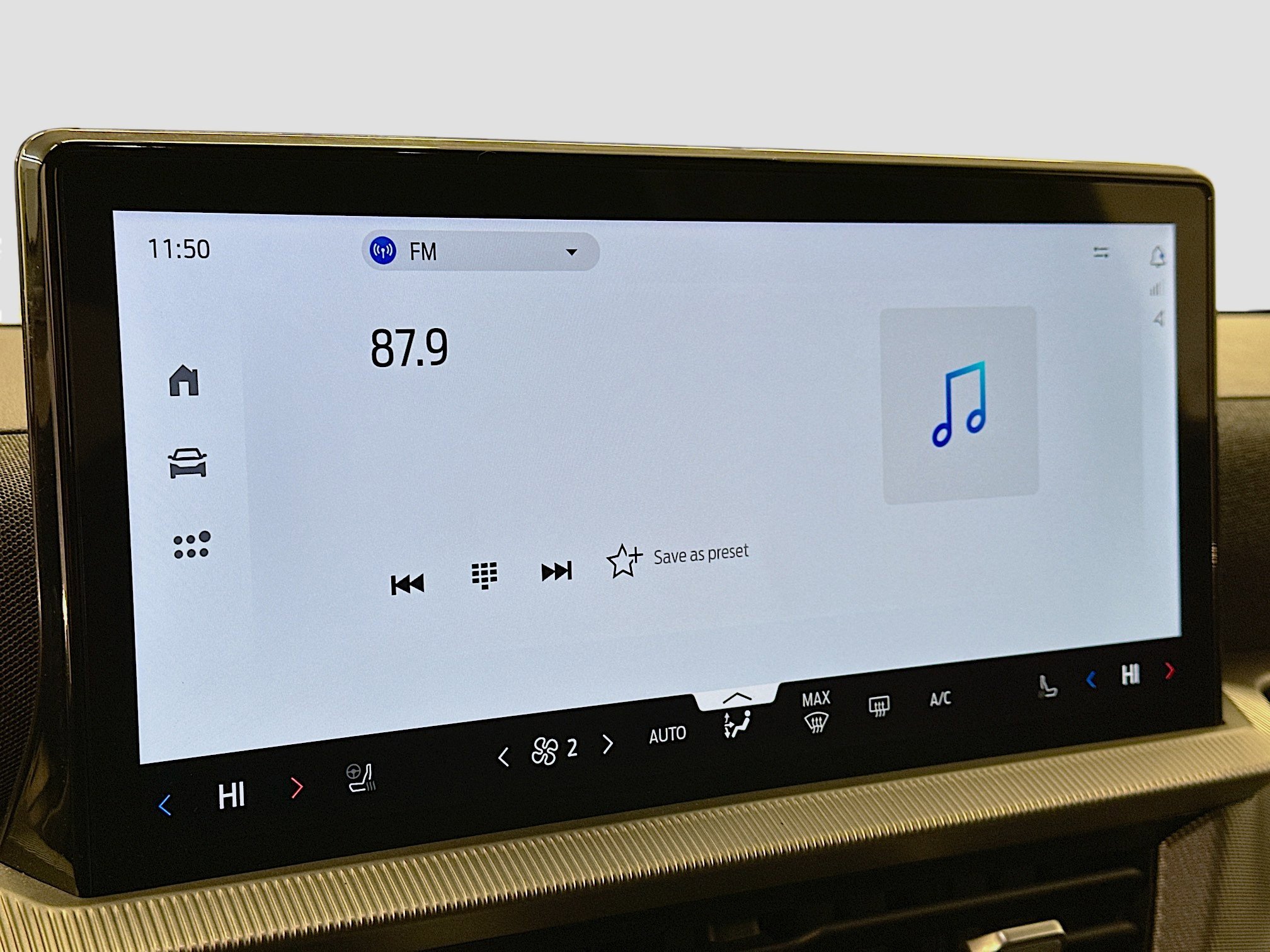 Used 2025 Ford Explorer ST-Line image 21